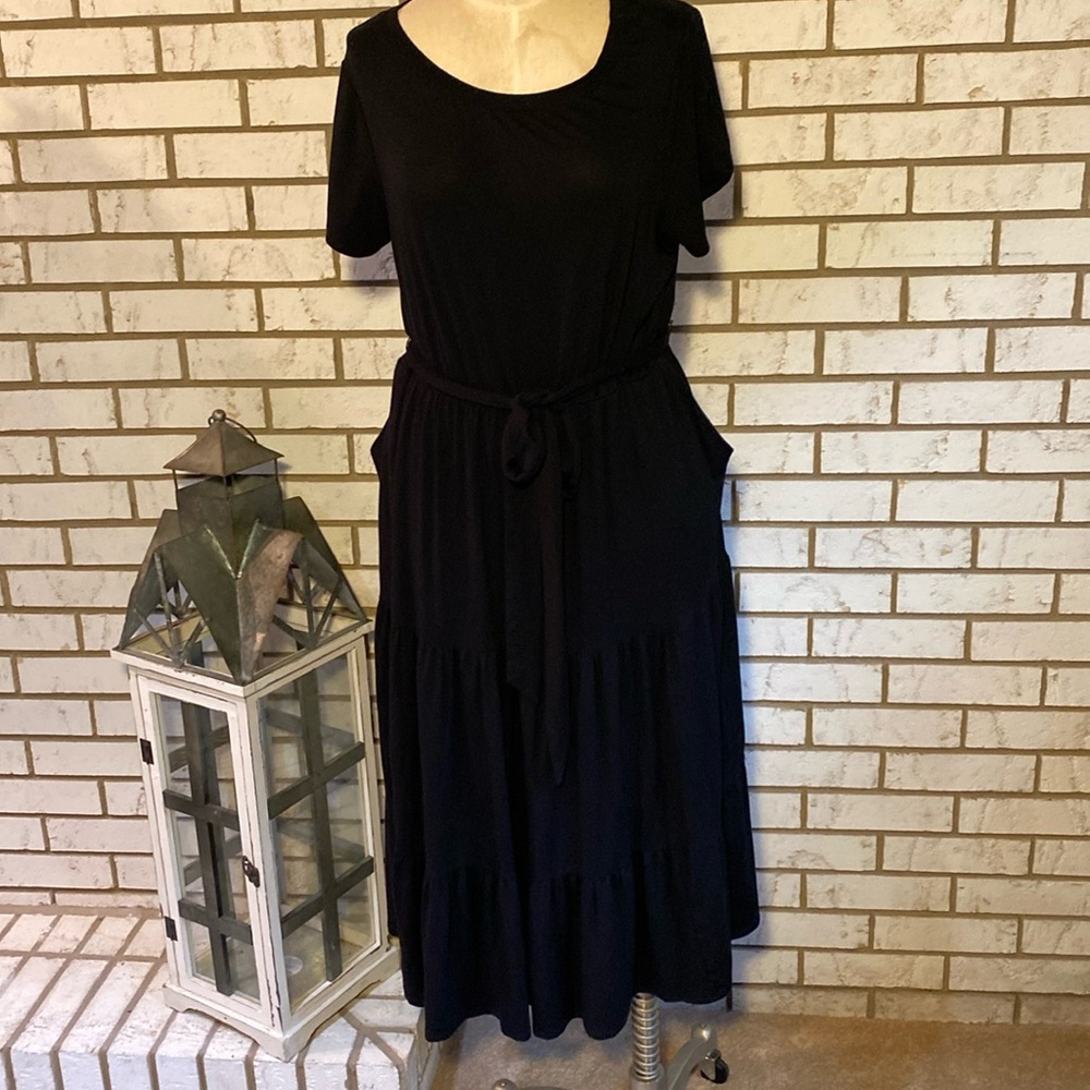 Torrid / Black stretchy peasant dress. Belt & pockets. Sz 1X